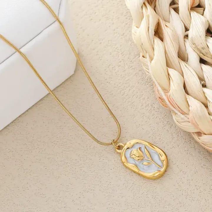 Elegant Gold-Plated Tulip Flower Pendant Necklace for Women | Dainty Minimalist Jewelry