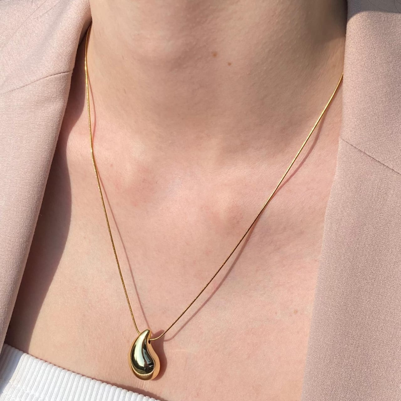 DZOIR Elegant Gold Plated Teardrop Pendant Necklace for Women | Minimalist Daily Wear Jewellery