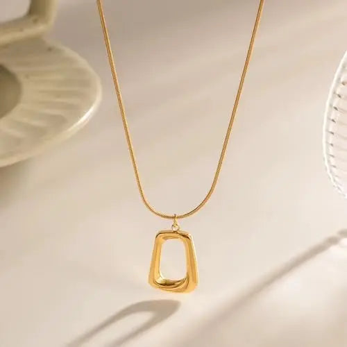 Modern Abstract Pendant Necklace – 18K women gold chain design DZOIR