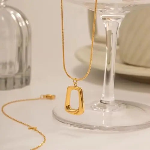 Modern Abstract Pendant Necklace – 18K women gold chain design DZOIR