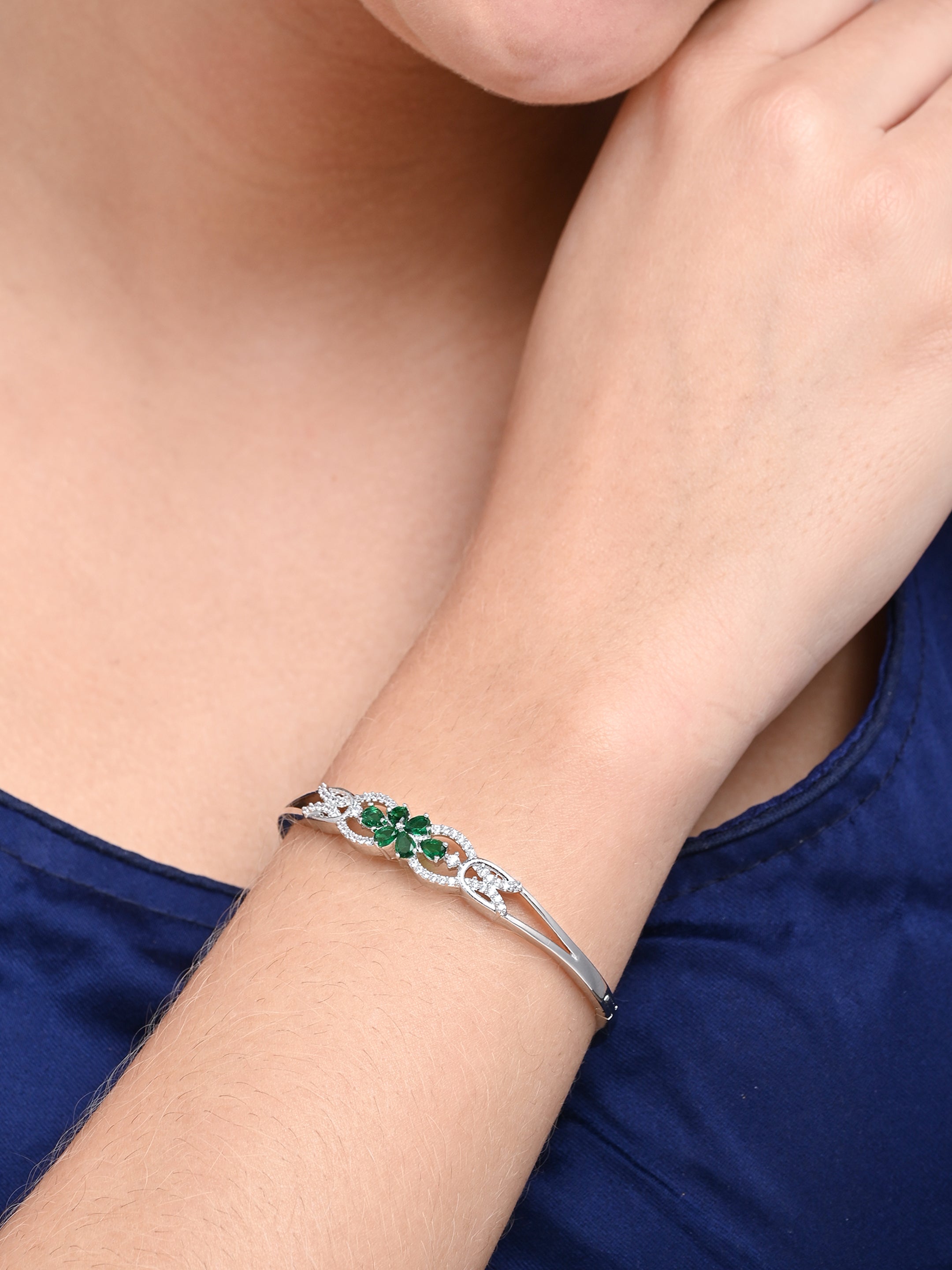 Elegant Silver-Plated Bracelet with Green Zircon Floral Design – Women’s Jewellery