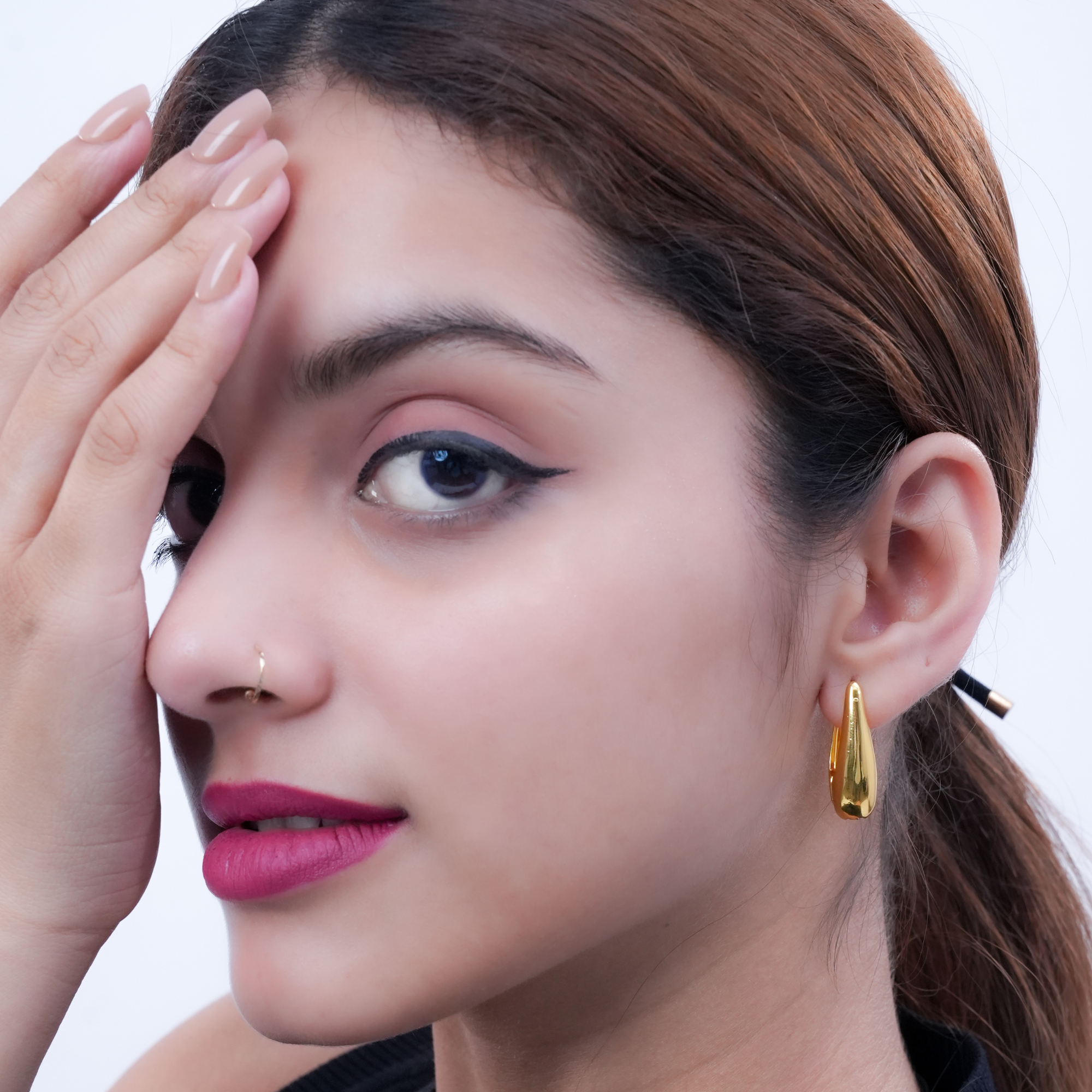 DZOIR Elegant Gold Stud Earrings for Women | Korean Inspired Minimalist Design, Timeless & Chic Jewelry for Everyday Wear