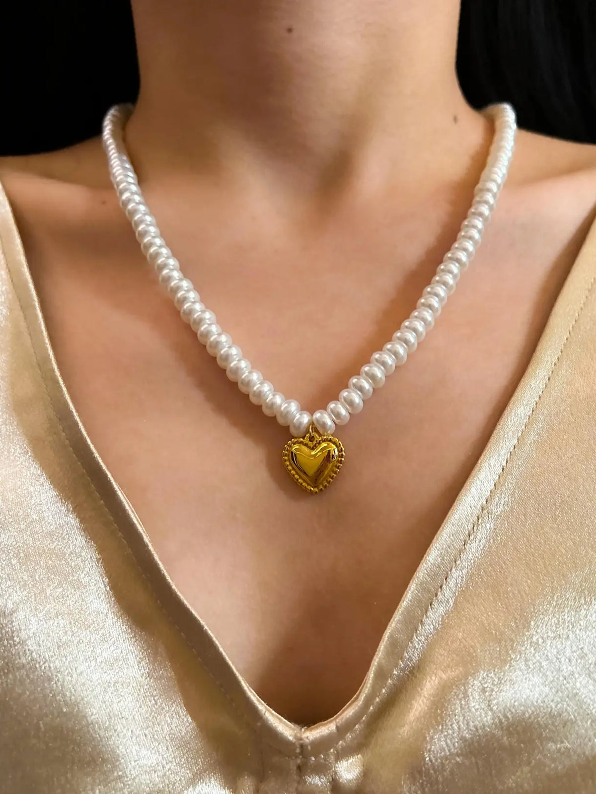 pearl necklace
